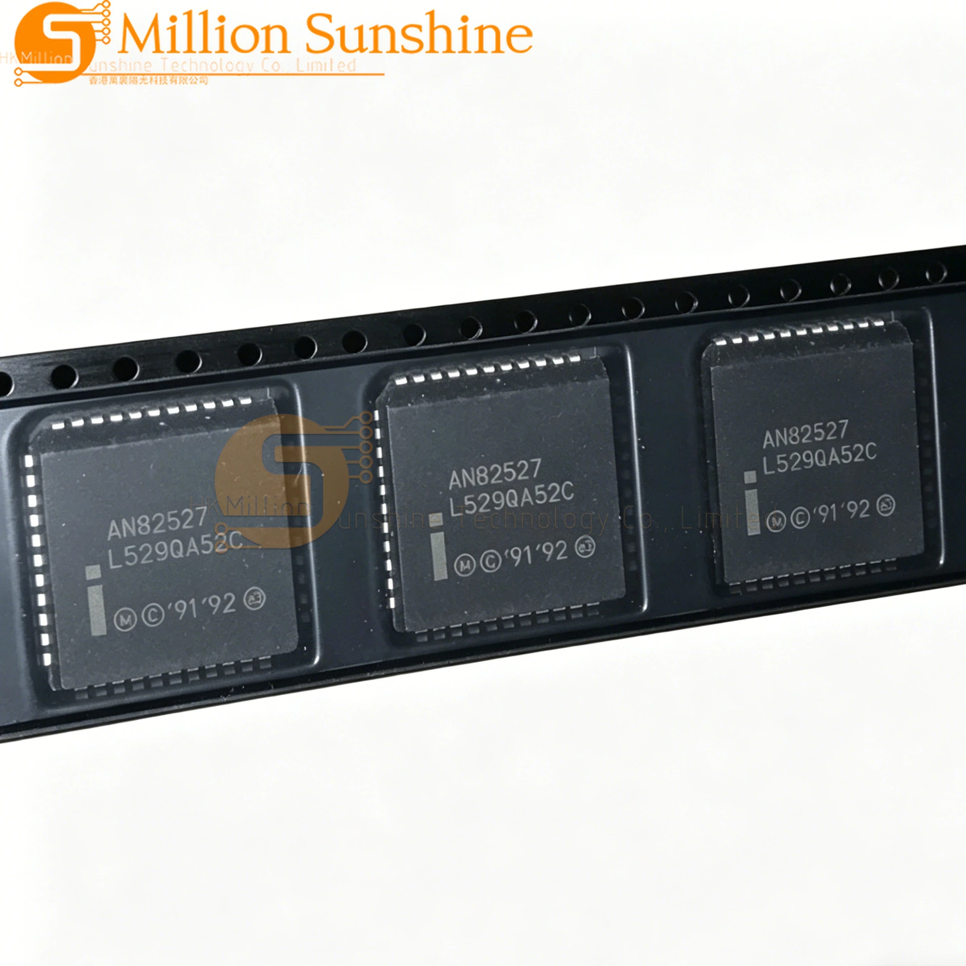 5pcs AN82527 AN82527F8 PLCC-44 Brand New And Original
