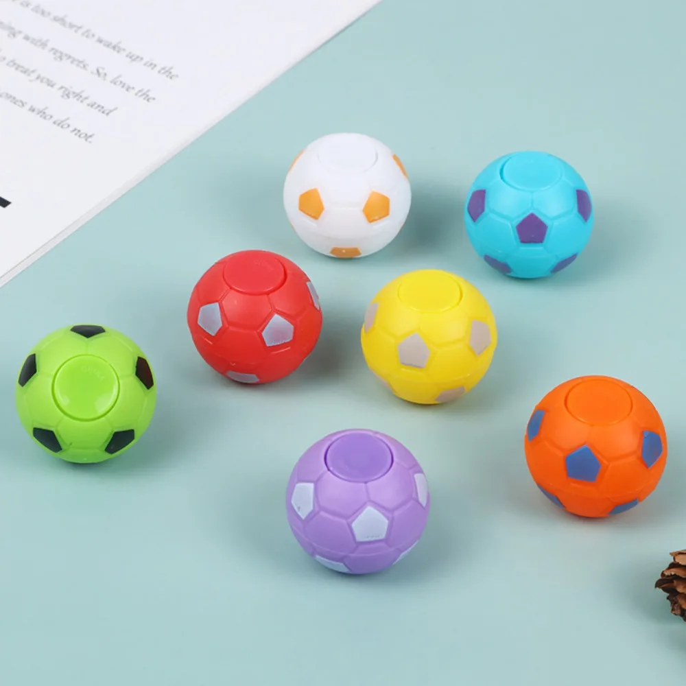 10 pièces Mini football Fidget Spinners faveurs rotatif saut balles rebondissantes 4CM couleur Mini ballons de football fête de football