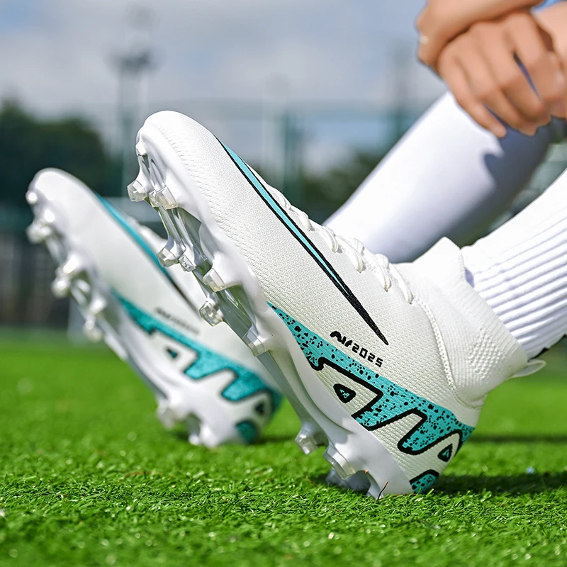 Men Training Soccer Shoes Society Cleats Professional Football Shoes Fast TF/FG Football Field Boots Indoor Sneaker Ultralight
