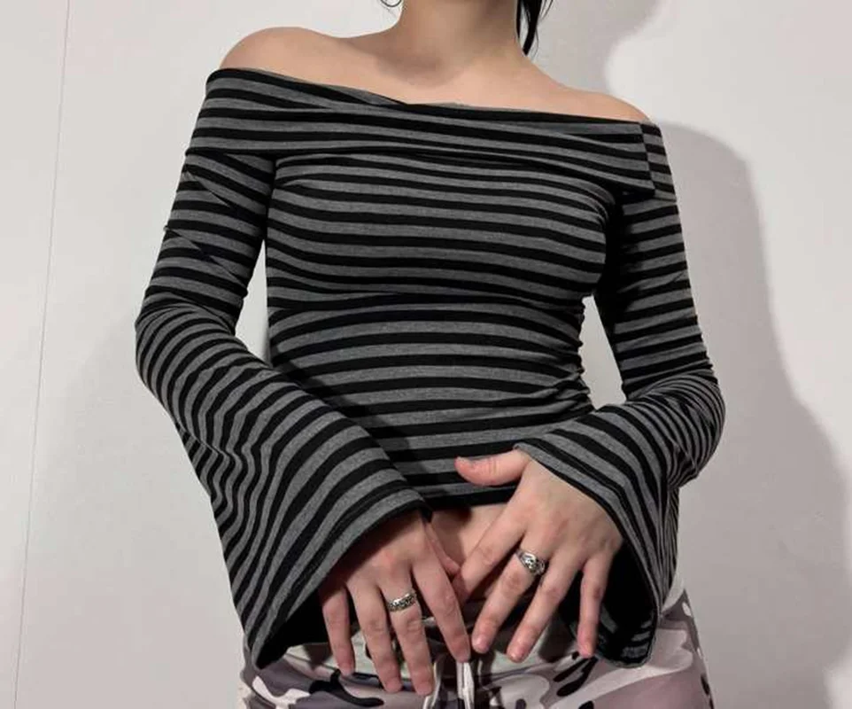 

Retro Goth Tee Shirt Y2K Grunge Emo 2000s Vintage T-Shirt Off Shoulder Black Grey Striped Off Long Sleeve Top Women Autumn