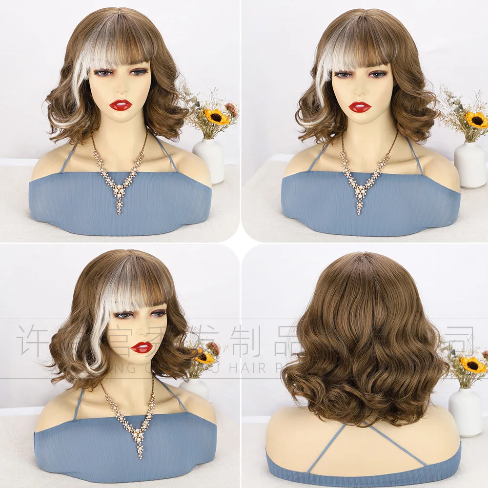 شعر مستعار نسائي قصير منفوش بآلية وردية يسلط الضوء على تجعيد الشعر من الألياف الكيميائية #3