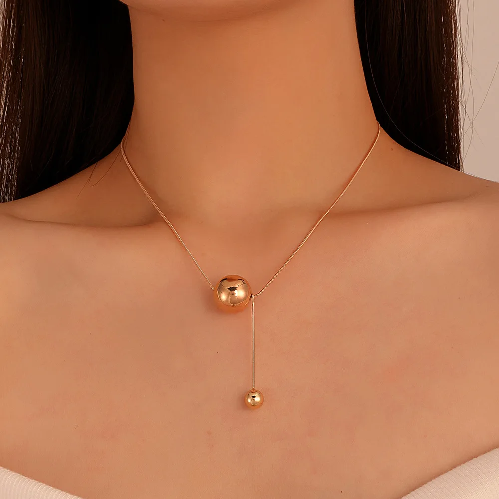 

Unique Design Round Ball Clavicle Chain Simple Style Minimalist Bead Pendant Necklace Women Chain