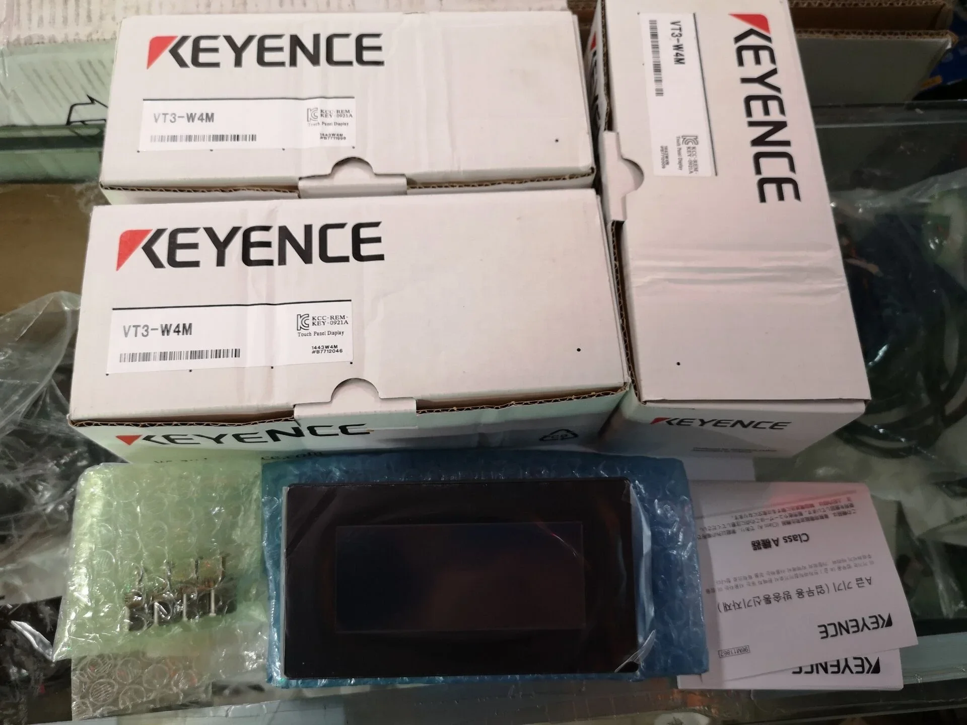 

KEY EN CE VT3-W4M /VT3-W4T Touch Panel Display 4-inch STN Monochrome RS-232C-type Touch Panel New original