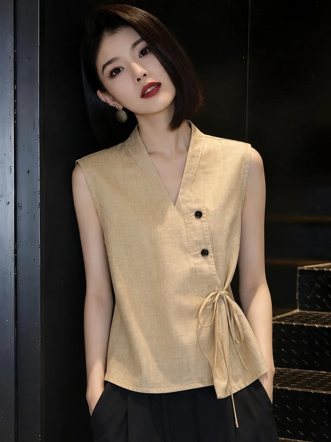 

Summer Asymmetric Waist-Cinching V-Neck Sleeveless Vest Women's Fashion Light Maturity Style Belted Design Versatile Top