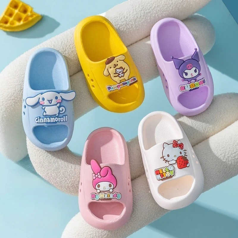

Милые детские тапочки Sanrio с персонажами аниме Hello Kitty и Cinnamoroll, нескользящие тапочки для ванной, удобные пляжные сандалии Kawaii для улицы