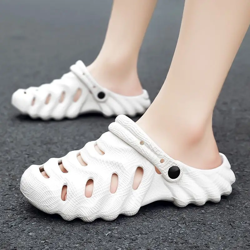 

Белые мужские тапочки с отверстиями, пляжные уличные тапочки на платформе, модные шлепанцы высокого качества, дизайнерские роскошные трендовые 2024, удобная забавная мужская обувь