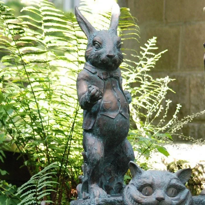 Alice im Wunderland Verrückter Hutmacher Gartenfigur aus Kunstharz – Dekorative Verzierung für Außen- und Innenbereich, Garten, Terrasse und Zuhause – Detail 7