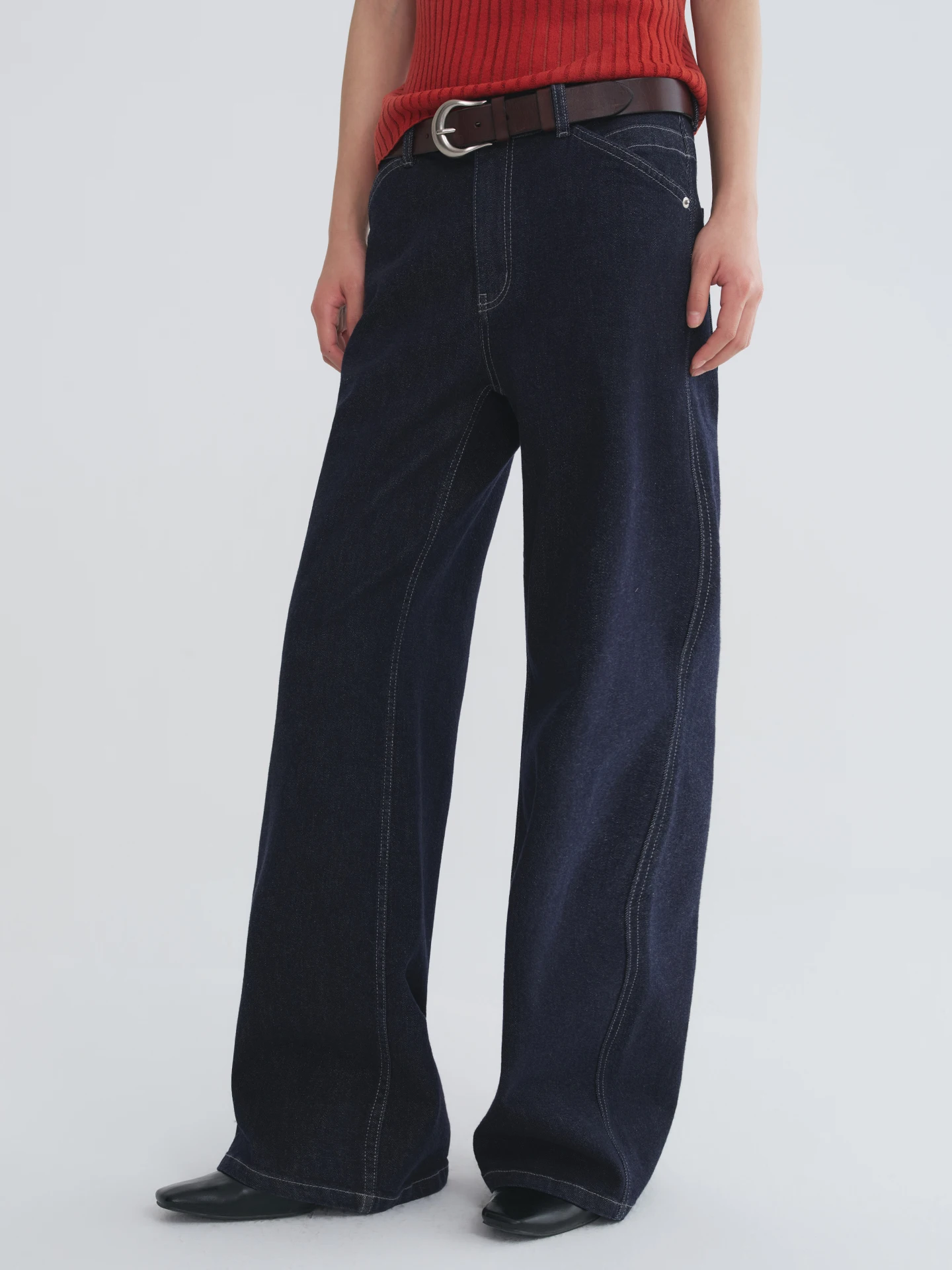 

Urelax Classic Straight Leg Cotton Denim Jeans Soft Yet Structured Vintage Contrast Color Stitching Natural Waist Zipper Closure