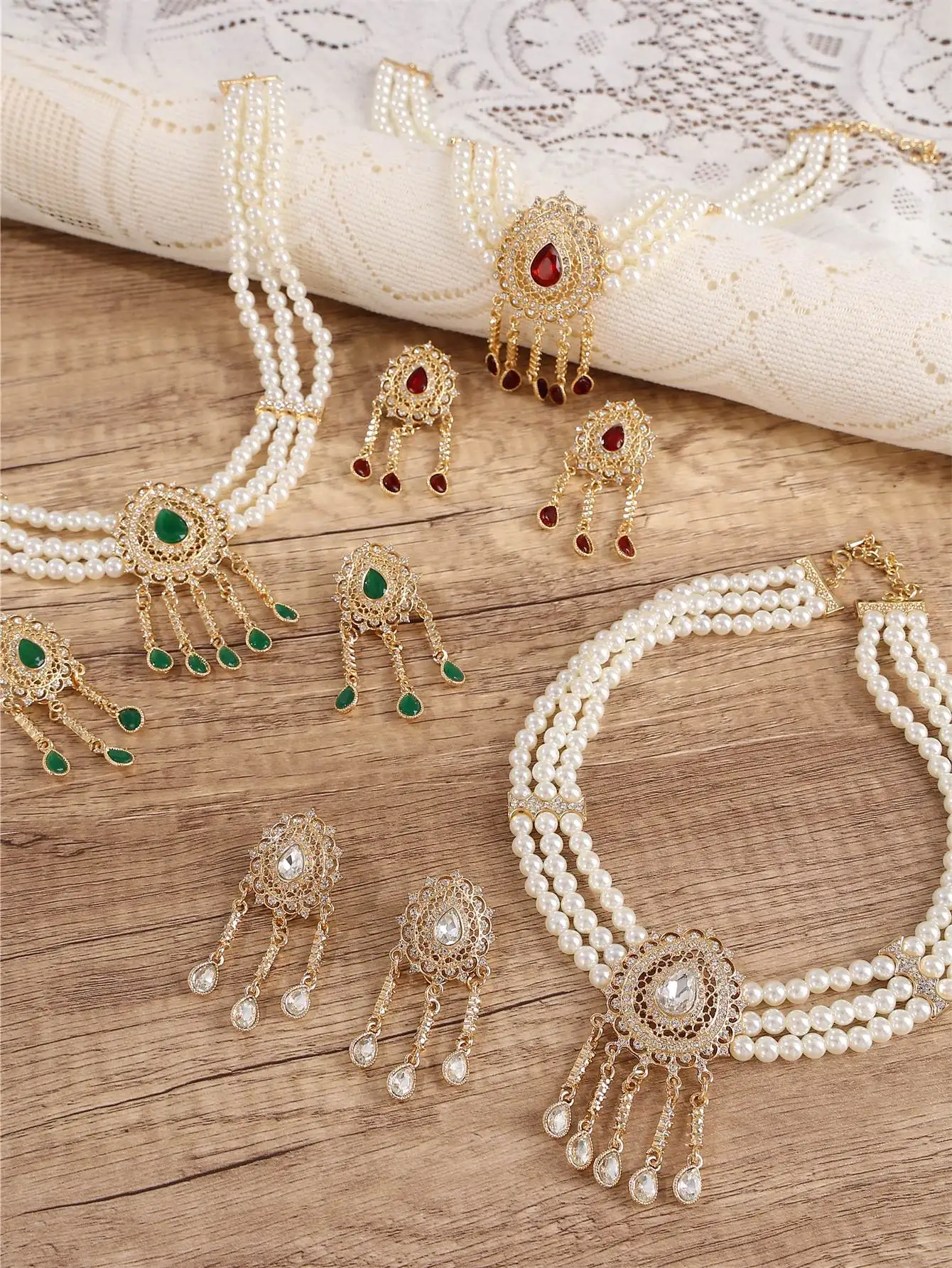 Marokkanisches Brautschmuck-Set, mehrschichtiger Perlenchoker, Quasten-Ohrhänger, wassertropfenförmige Kristalleinlage, ethnischer Hochzeitsschmuck für Frauen – Detail 7