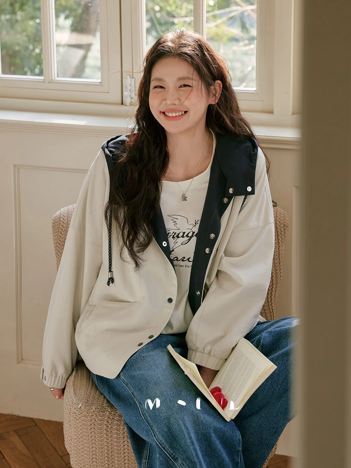 

Повседневная женская куртка с капюшоном и прямыми штанинами больших размеров, новая весенняя модель, с диагональным цветным узором, скрывающая недостатки фигуры