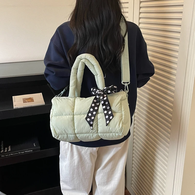 2026 Neue Designer-Schultertasche mit Karomuster, Space-Baumwoll-Handtasche für Damen, Große Kapazität, Daunengepolsterte Gesteppte Einkaufstasche für Damen – Detail 9