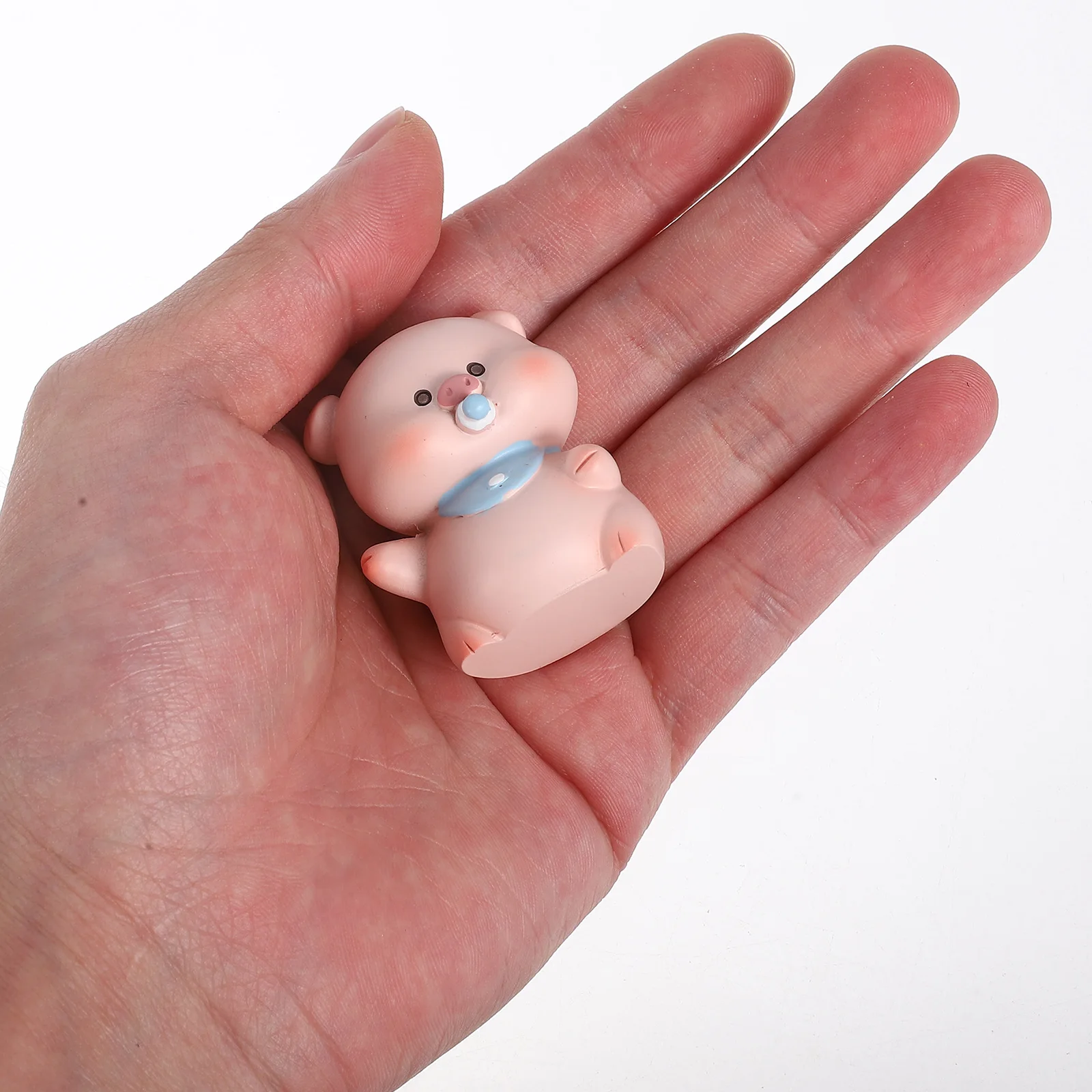 

4pcs Pink Resin Pig Figurines Miniatures Car Garden Decor Cartoon Style Desktop Model Craft Ornament Mini Resin Decors