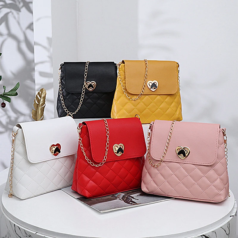 Fashion Vintage Heart Shaped Lock Buckle Single Shoulder Small Square Bag With Diamond Pattern Embroidered Chain Crossbody Bag