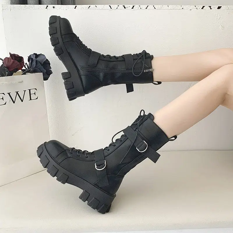 Buty damskie Punk Buty dla kobiet Pół Wysoka Platforma Obuwie Biker Studded Mid Calf Western 2024 Nowość w promocji Praca Rock In