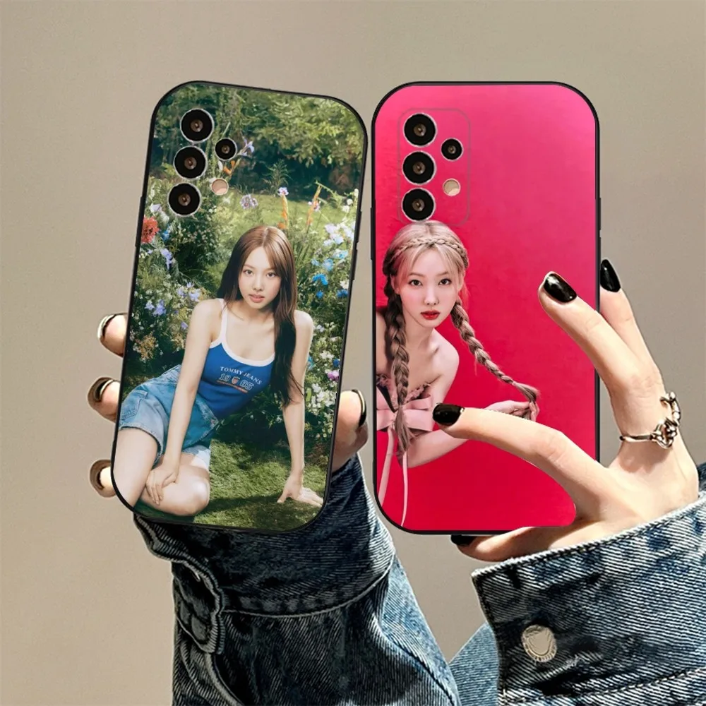 T-TWICE- N-Nayeon- Cute Phone Case For Samsung S24,23,23,22,30,21,10,9,Note20 Ultra,Lite,Ultra,5G,Plus,FE,Black Soft Case