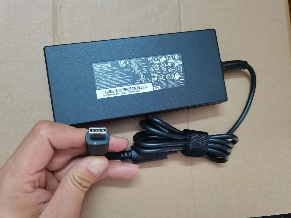 NEUE OEM Schlank Chicony 20V 12A 240W AC Adapter A20-240P2A Für MSI GS77 Stealth i9-12900H RTX3080Ti Laptop Original puryuan Ladegerät