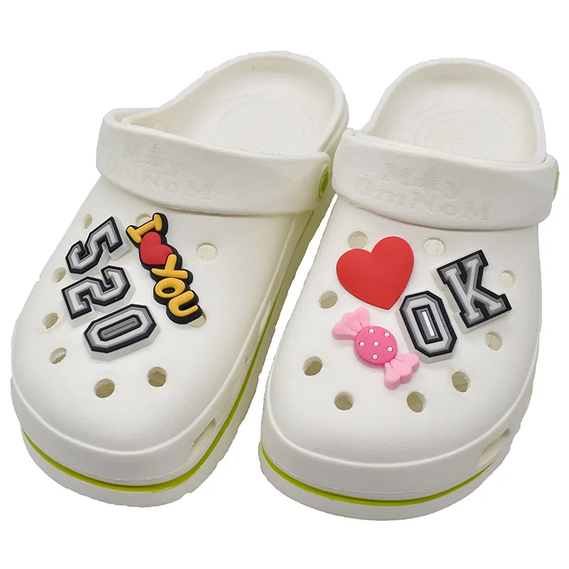 Angel Letter Shoe Charms para Crocs Shoes, Acessórios de Decoração, Jeans, Mulheres Sandálias Buckle, Kids Favors, Homens Badges, Presente, 1Pc