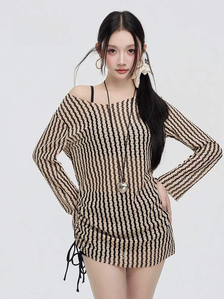 

Women's Thermal Spa Svel Stripe Tee-piece Swimsuit with Chest Pad And Steel Support Long Sve round Ne Design