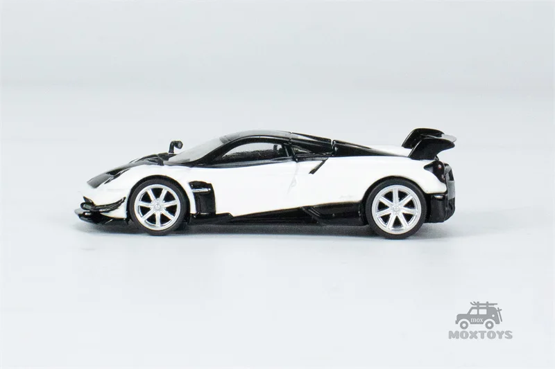 Tarmac Works 1:64 Pagani Huayra BC Bianco Benny Diecast Model Car