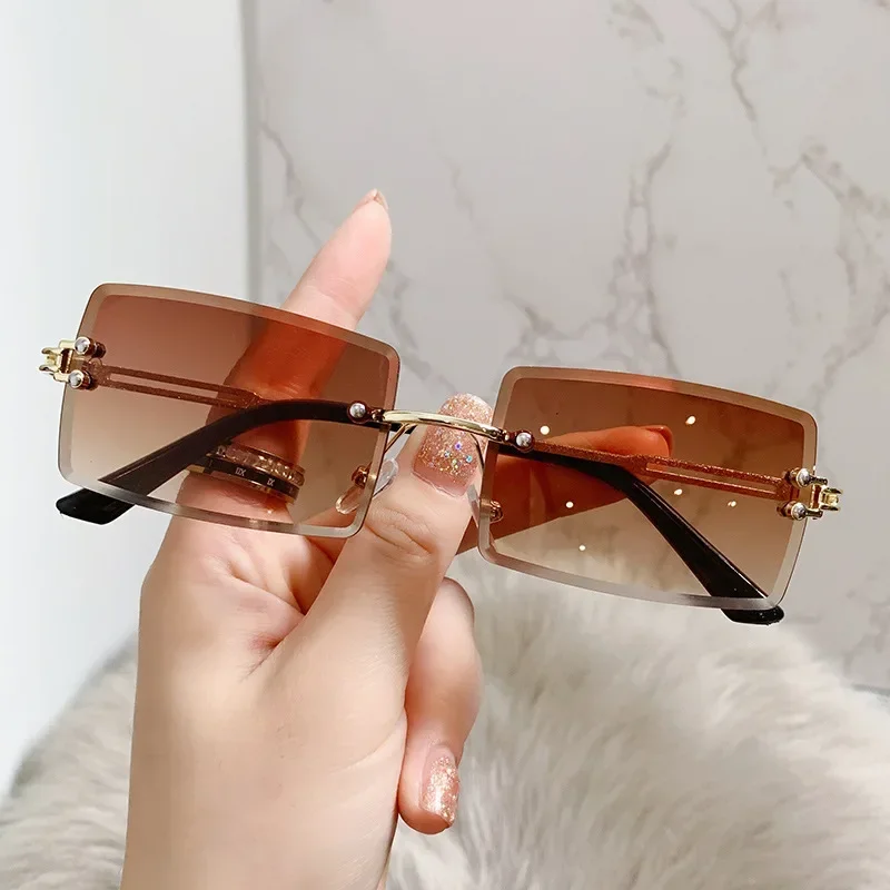 

2024 New Vintage Fashion Sunglasses Rimless Frameless Rectangle Shades Gradient UV400 Summer Traveling Sun Glasses for Women