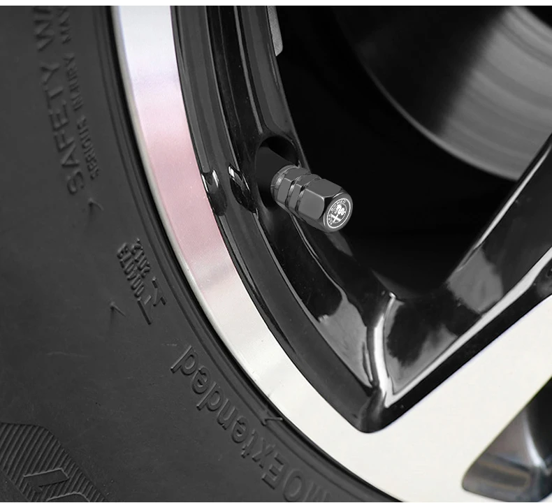 Alfa Romeo Ventieldopjes Set - Detailopname van de aluminium afwerking
