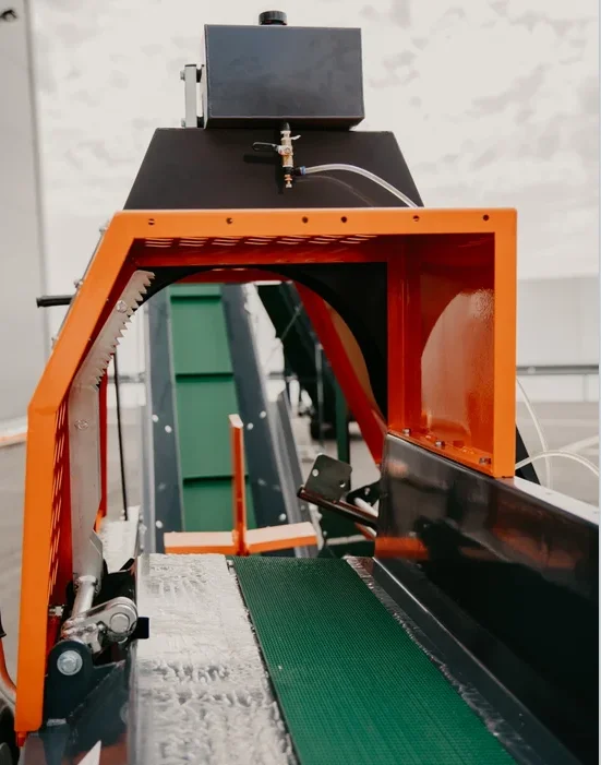 Macchina per il taglio del legno con spaccalegna automatica per tronchi da ardere, macchinari forestali da 202520 tonnellate