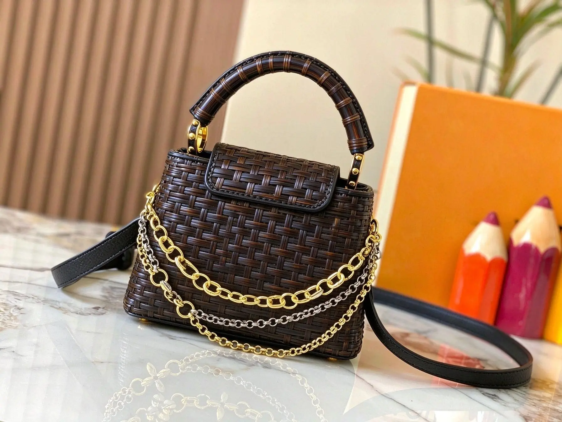 Women Dark Rattan Woven Mini Handbag Bamboo Top Handle Multi Layer Gold Chain Flap Design Detachable Leather Crossbody Strap Summer Wicker Shoulder Purse