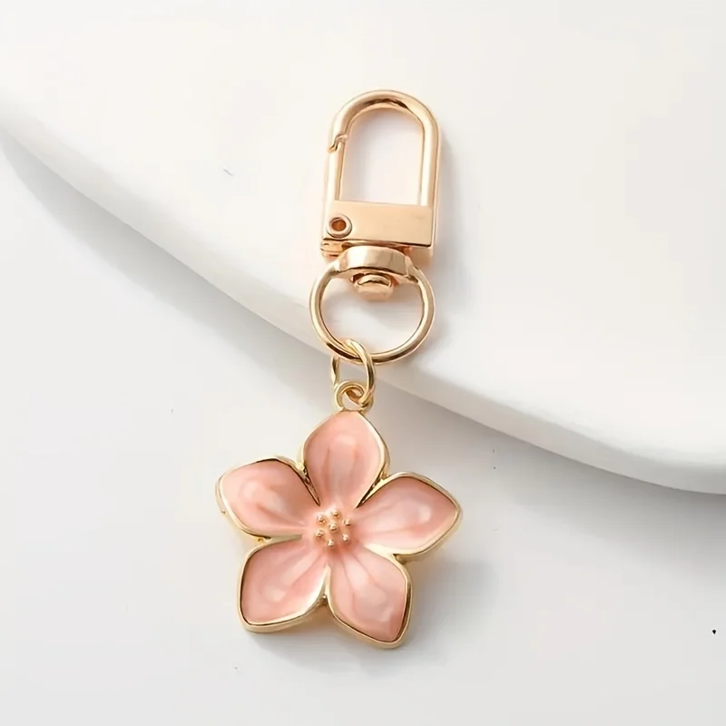 Simple girl heart pear flower keychain Japanese small daisy flower schoolbag pendant girlfriend trend accessories bag accessories