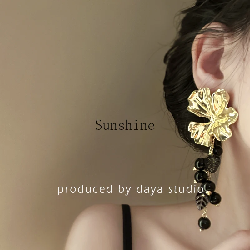 Retro flower fringed earrings exaggerated sense of high class