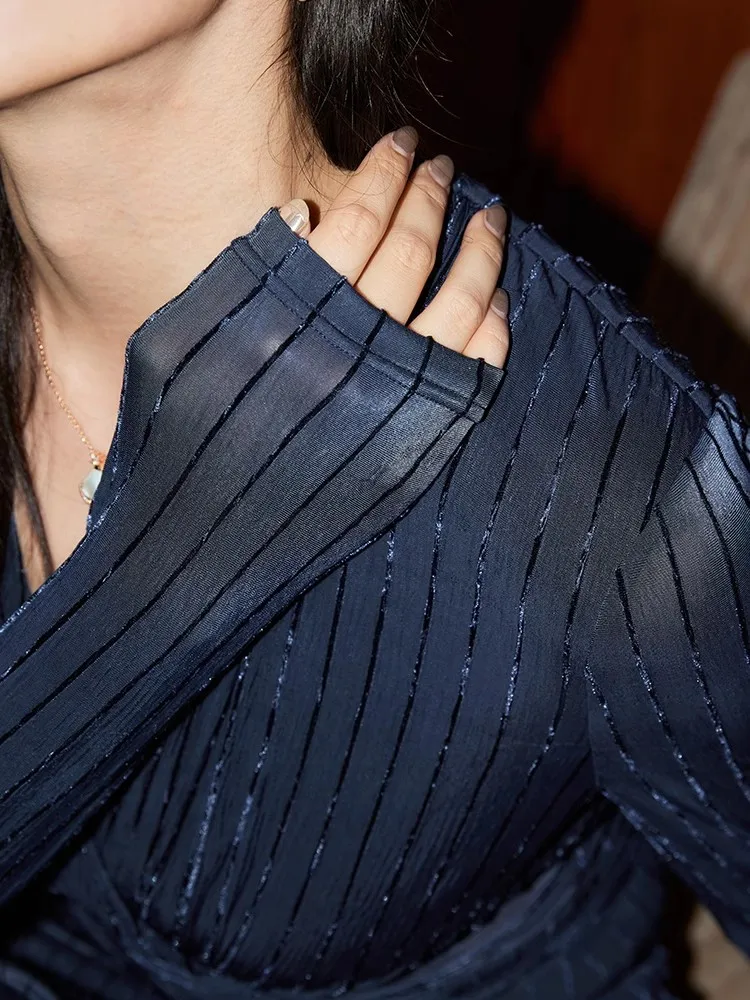 Niebieska elastyczna aksamitna sukienka damska z dekoltem w szpic i długim rękawem Eleganckie sukienki vintage Bodycon Streetwear Odzież biznesowa Lady