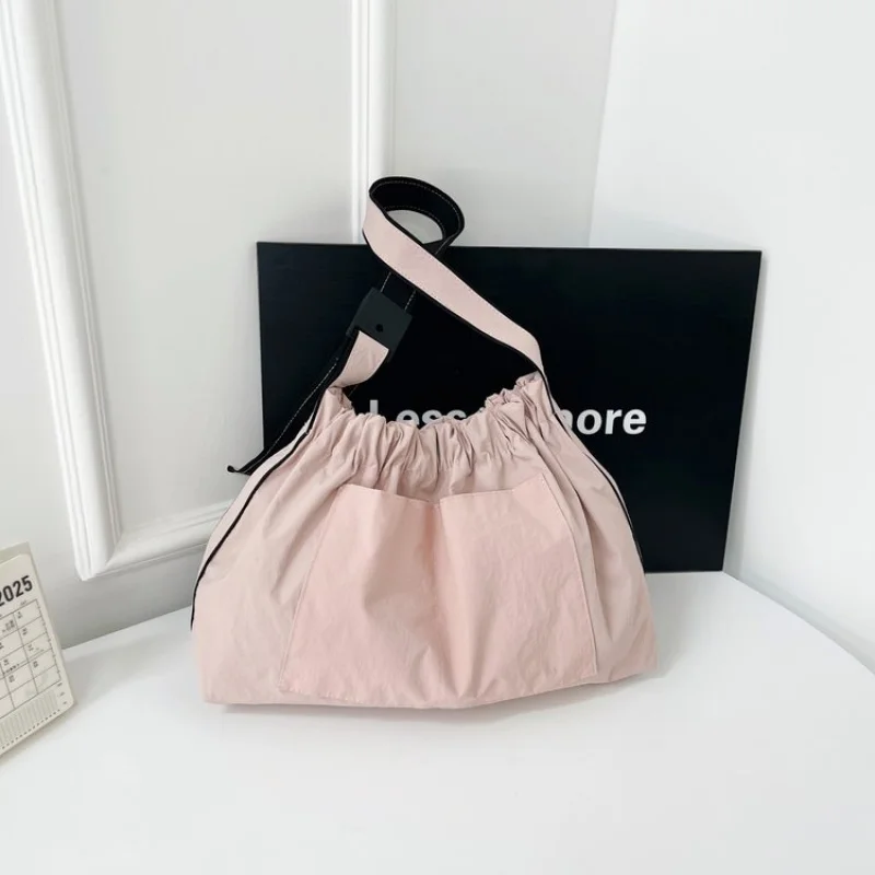 Polished-chic 2025 حقيبة كتف جلدية فاخرة جديدة للسيدات ذات علامة تجارية مشهورة مصمم كلاسيكي شعبي عتيق ​