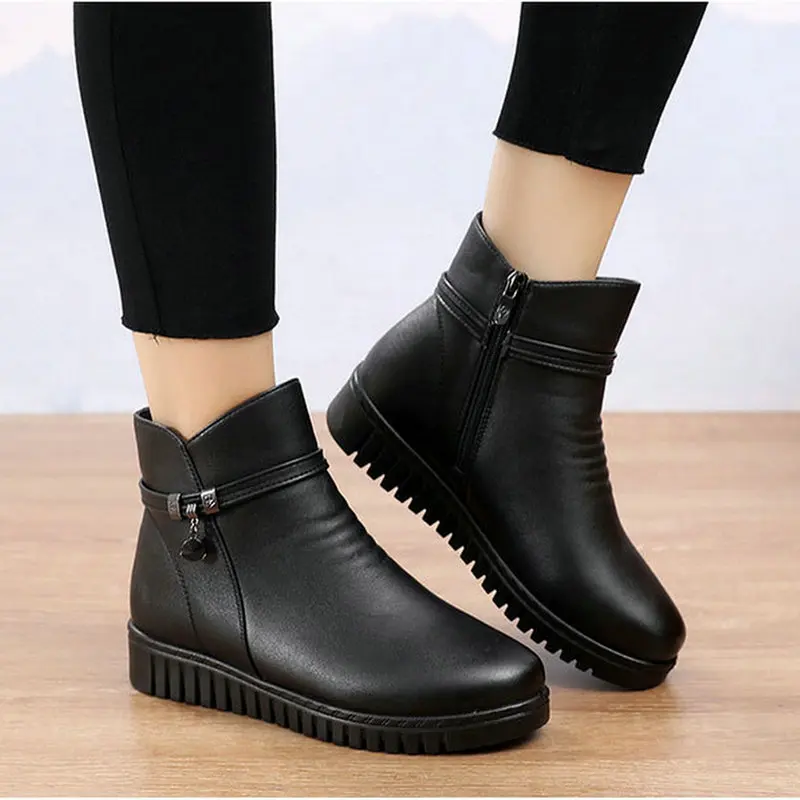 Autumn Winter Fashion Boots Women Leather Ankle Warm Boots women\'s casual ankle boots mother flat warm non-slip cotton shoes