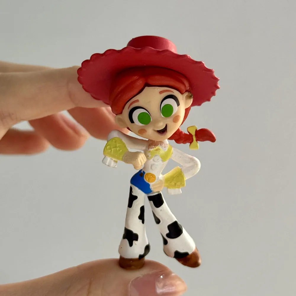 ديزني PIXAR قصة لعبة جيسي ألعاب شخصيات الحركة لطيف جيسي 7 سنتيمتر أنيمي الشكل اللعب الدمى سطح المكتب الحلي نموذج الاطفال الهدايا