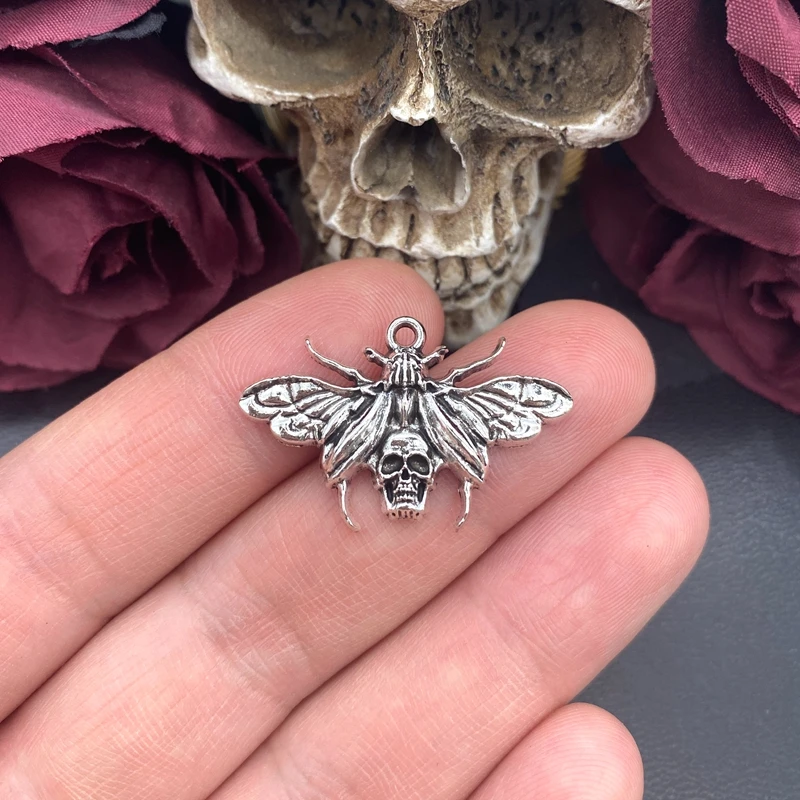 6 Stück 34*22mm Gotischer Totenkopf-Motten-Anhänger, Wicca-Insekten-Anhänger, Statement-Totenkopf-Motten-Anhänger für Schmuckherstellung, DIY-Schmuckzubehör – Detail 3