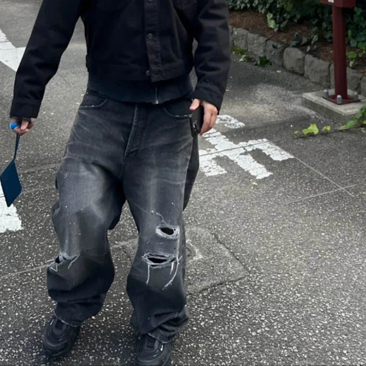 

Vintage Splashed Ink Grinding White Damaged Hole Baggy Jeans for Men Straight High Street Loose Casual Denim Trousers Oversized