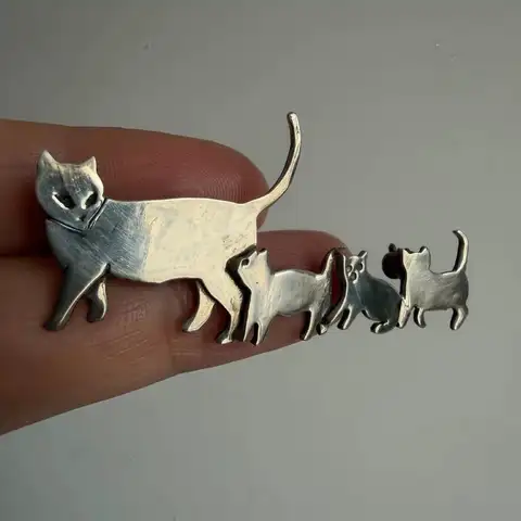 (BF06)Animal Jewelry Fashion Cute Cat Family Brooch Jewelry Silver Backpack Brooch Minimalist Gold Cat Brooch Bags