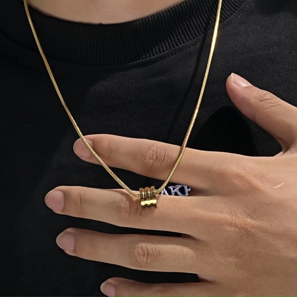 Schlichtes Design, zylindrische Form, Anhänger-Halskette, Retro-Stil für Männer, goldfarbene Edelstahl-Schlangenkette, Schmuck, Hip-Hop-Accessoires – Detail 1