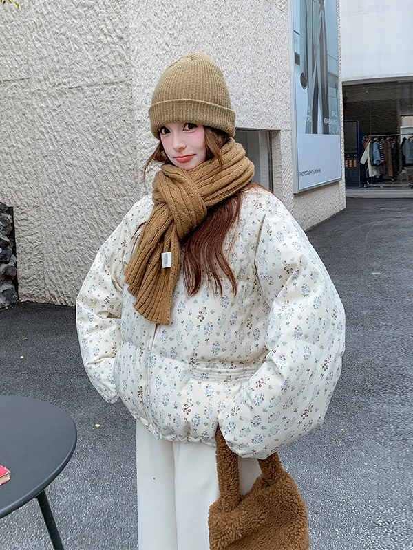 플로럴 프린트 또는 퍼프 재킷 여성용 따뜻한 슬리 스탠드 칼라 브레드 디자인 다운 코트 캐주얼 슬레 레귤러 핏 화이트