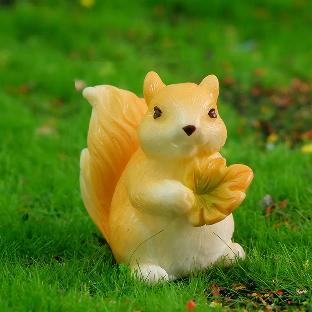 

4pcs Figurines Mini Animal Decor Resin Craft Squirrel Figurines Tiny Statues for Garden Garden Tiny Statues Micro Landscaping