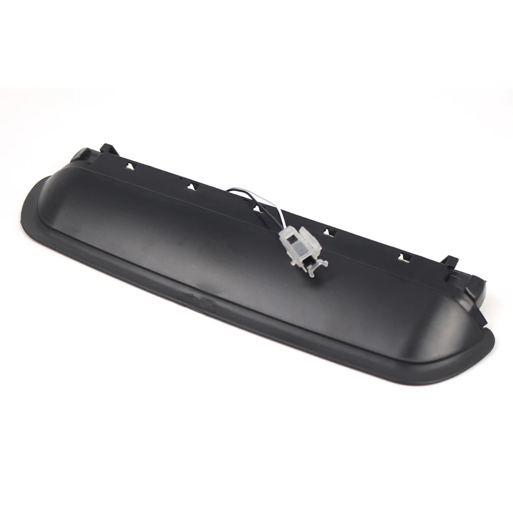 Tylna konserwacja pojazdu E92 E90 Światło stopu Światło hamowania Do BMW serii 3 Napięcie 12 V Wykonane z materiałów ABS Praktyczne i niezawodne