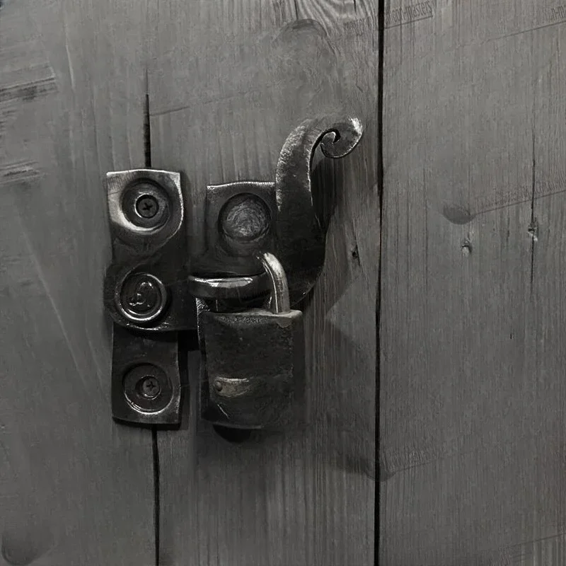 Wrought iron old-fashioned latch retro wrought iron lock, door lock, homestay small courtyard decorative door bolt
