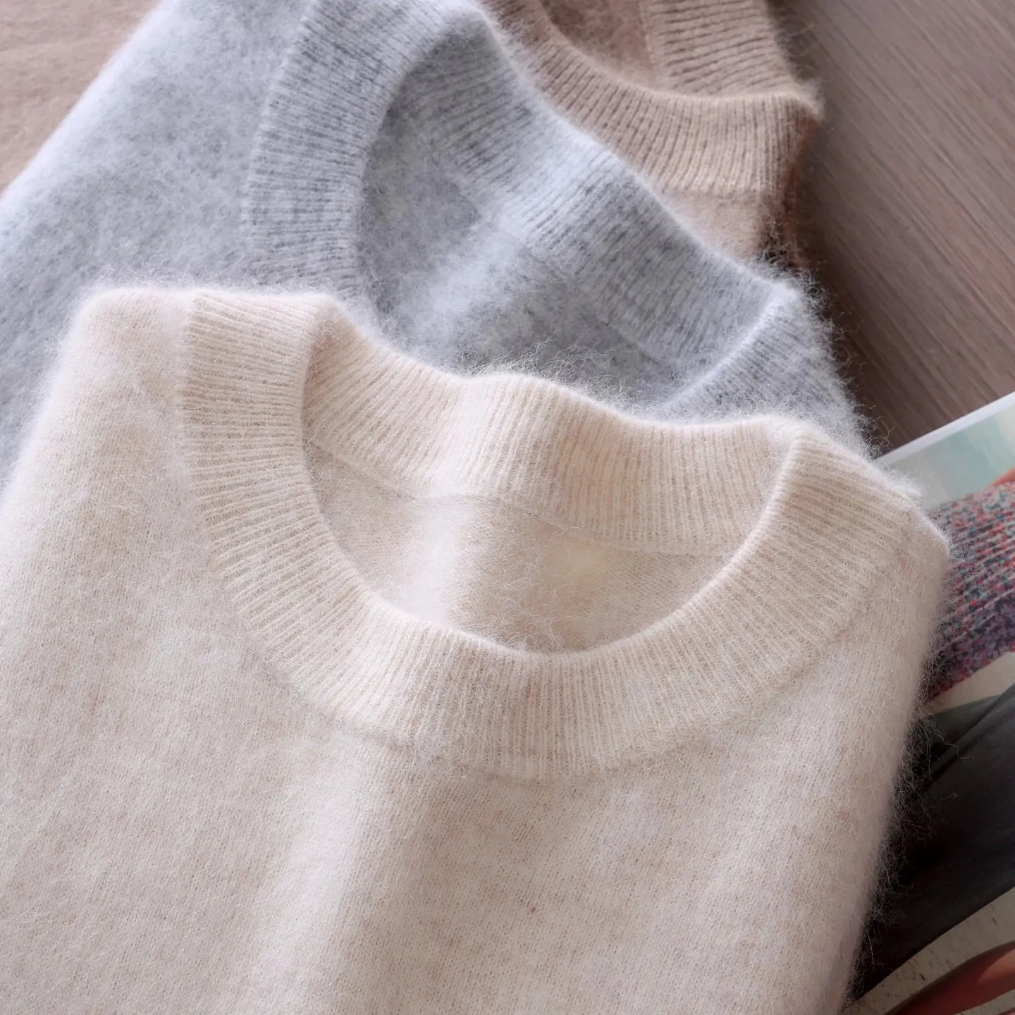 Herbst und Winter Neuer Nerz-Kaschmir-Pullover für Damen, Kurzes Dickes Halbhoher-Kragen-Unterhemd, Einfarbiges Schlichtes Oberteil