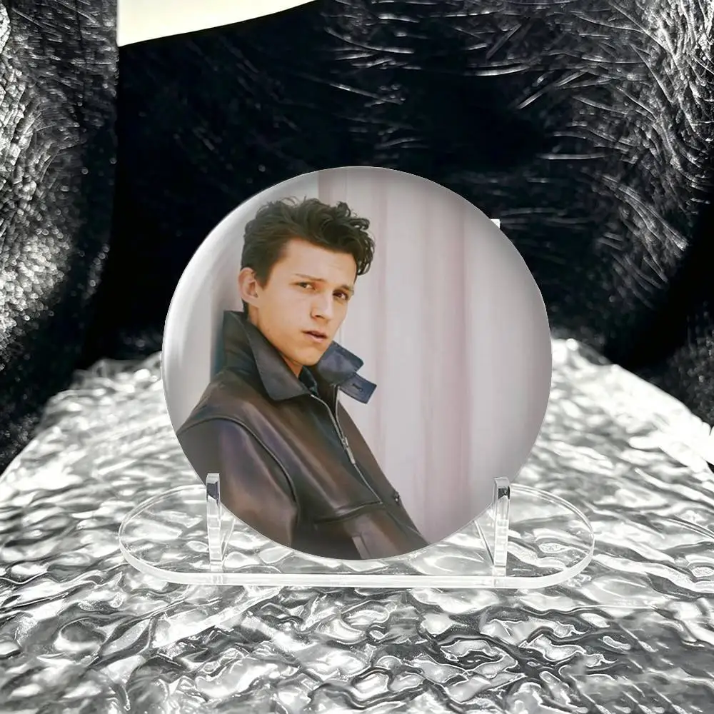 Tom Holland Peter Parker  Brooch Metal Decorative Brooch Pins for Backpack Clothes Jacket Accessories,Souvenir.
