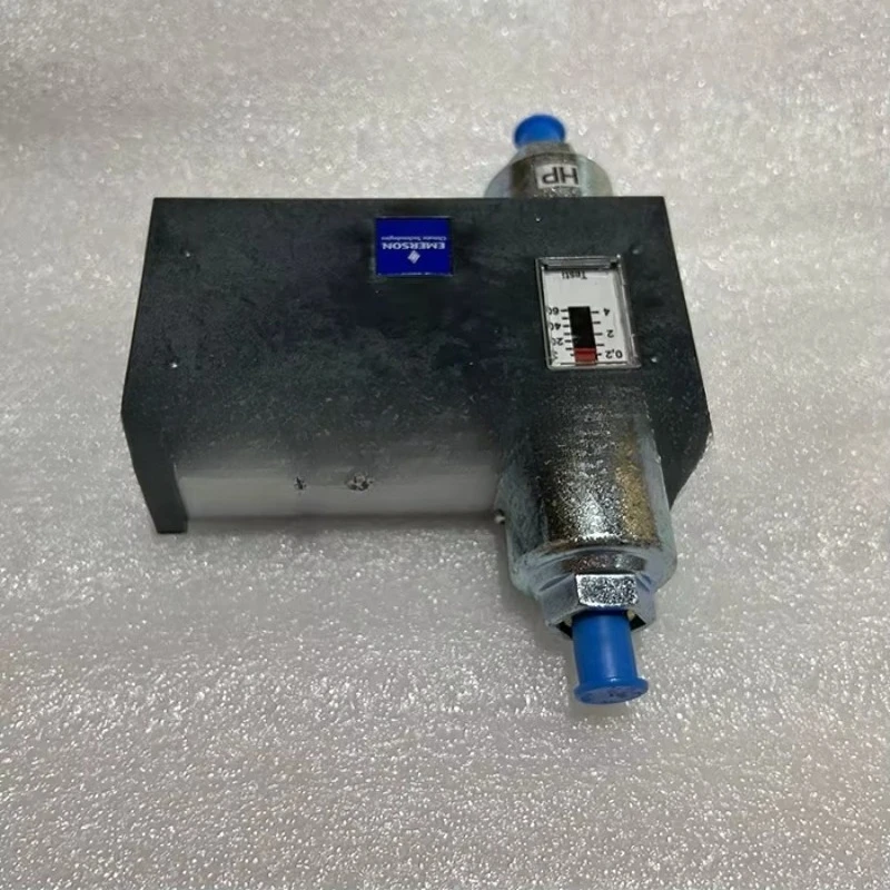 حار بيع قطع غيار ضاغط تكييف الهواء المركزي TRANE CNT02304 مفتاح ضغط الزيت أفضل
