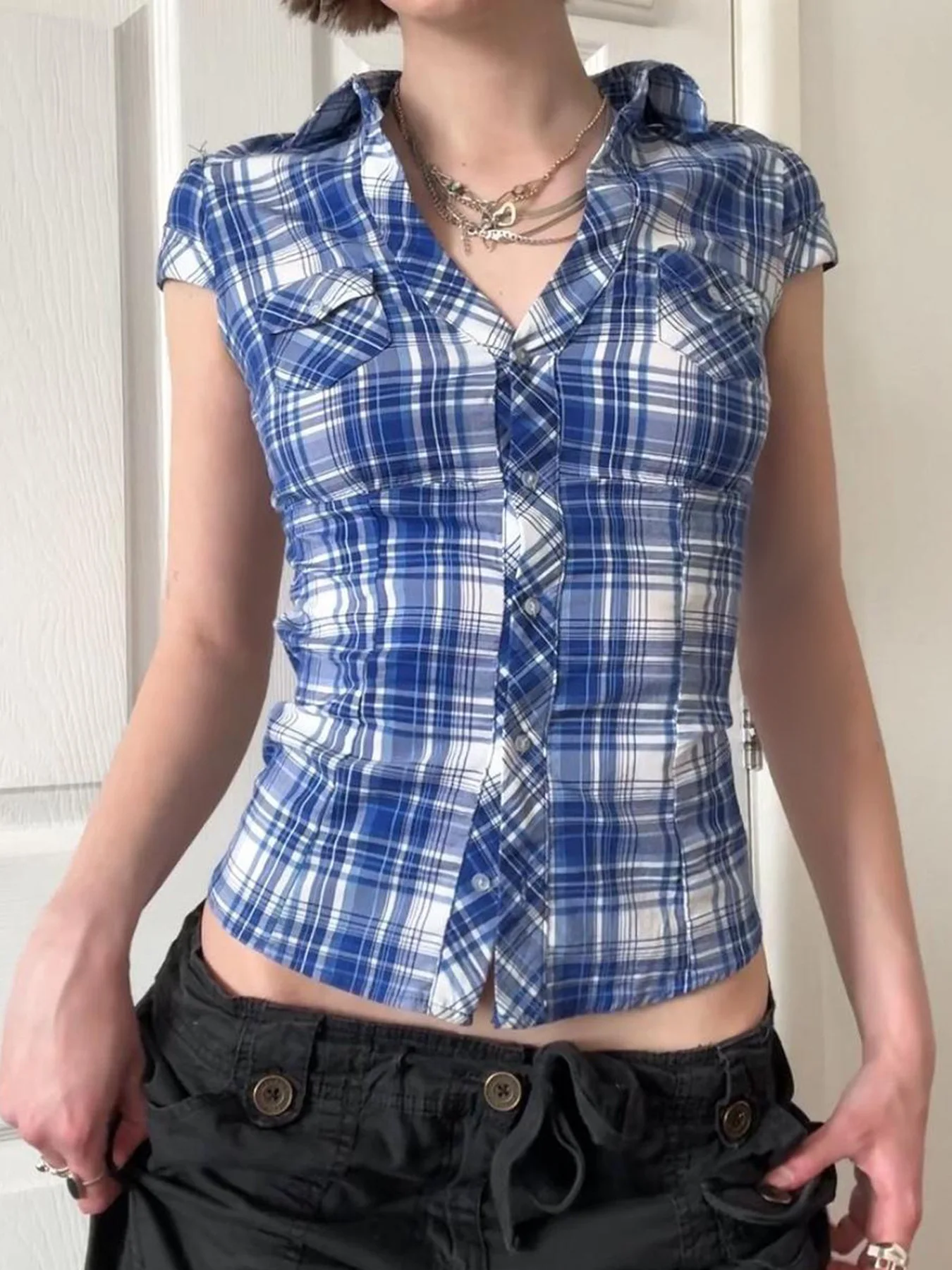 

Style Plaid Shirt Women's Waist-Cinching Buttoned Bubble Sleeve Top V-neck Design Fashionable And Elegant