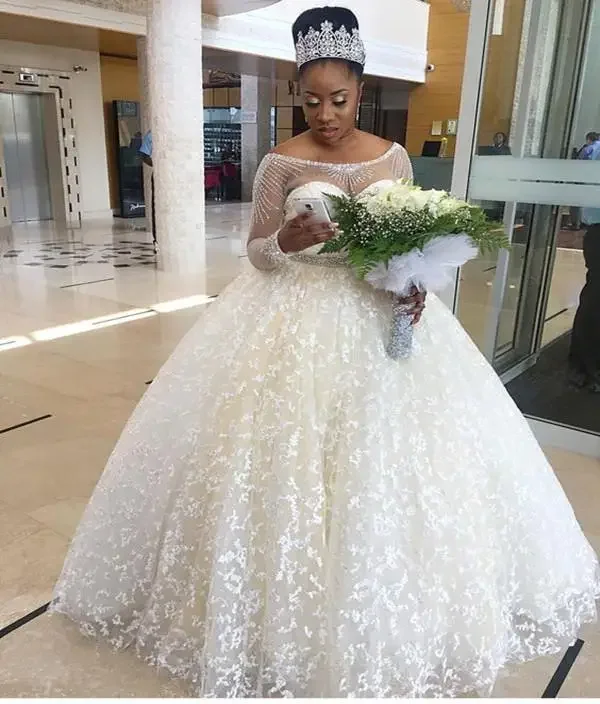 

Customized Arabic Style Ivory Lace A Line Wedding Gowns Sheer Neck Long Sleeves Beaded Top Plus Size Bridal Party Dresses Robe D