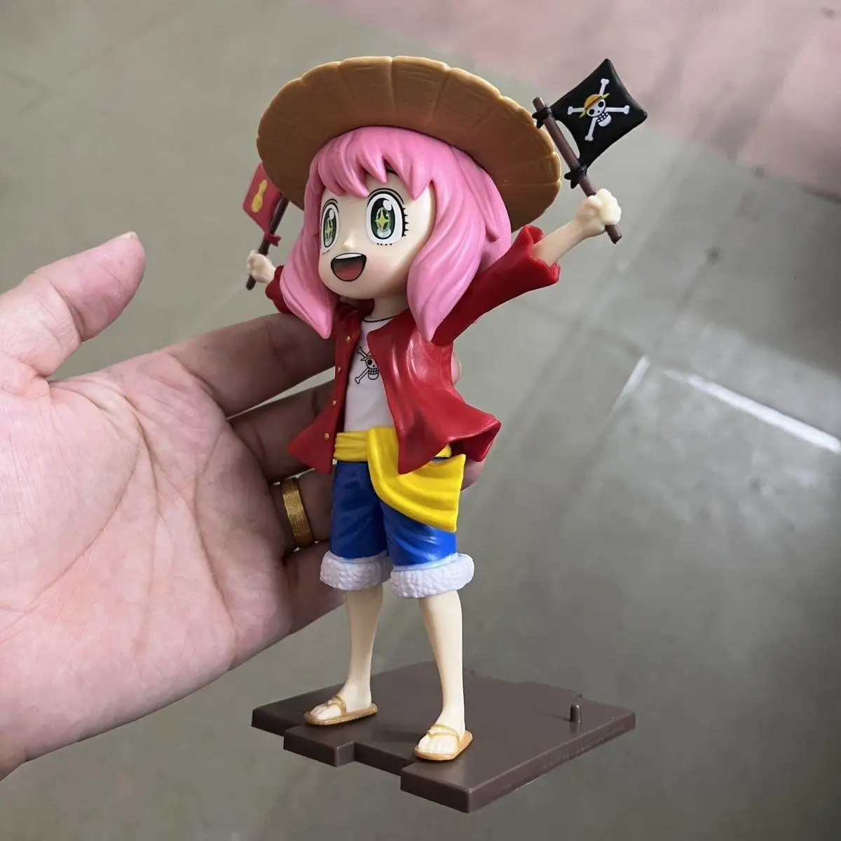 18 ซม.อะนิเมะ Anya Forger COS Luffy ยืนท่าทาง Action Figure PVC ของเล่นตุ๊กตาเดสก์ท็อปเครื่องประดับคอลเลกชันของขวัญ