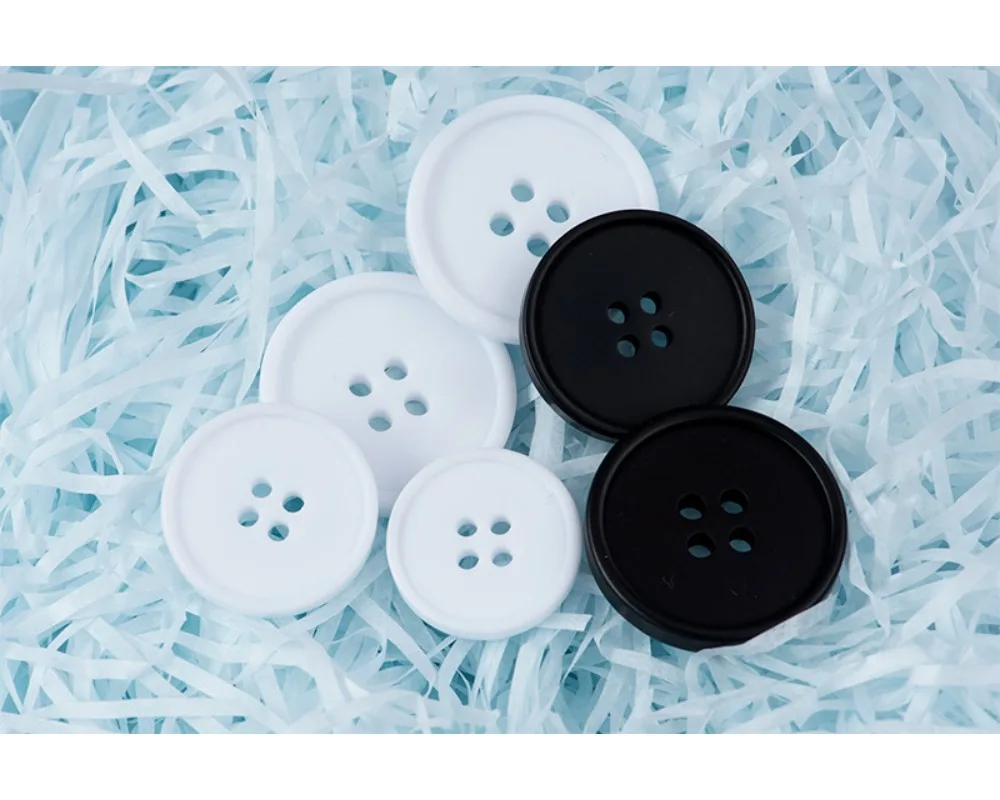 

New 10pcs Black White Frosted 4 Hole Round Buttons for DIY Clothes Jacket Coat T-shirt Suit Bag Hat Accessories