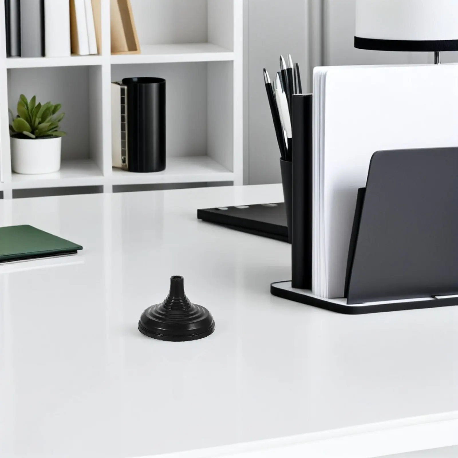 

50 шт. мини-подставок для настольных флагов: подставка для флагштока на офисный стол - мини-держатель для флагов для настольного размещения - маленькая основа для флагштока для рабочего стола D