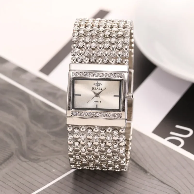 Watch for Women Fashion Rhinestone Ladies Bracelet Watches Noble Quartz Movement Wristwatches Alloy Strap Square Dial Bracelet